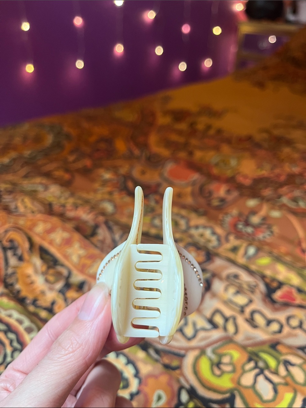 Funky garlic 🧄 mini claw hair clip - Picture 3 of 4